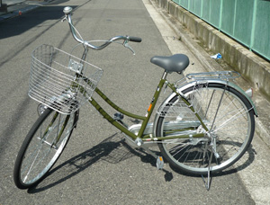 モスグリーンの自転車